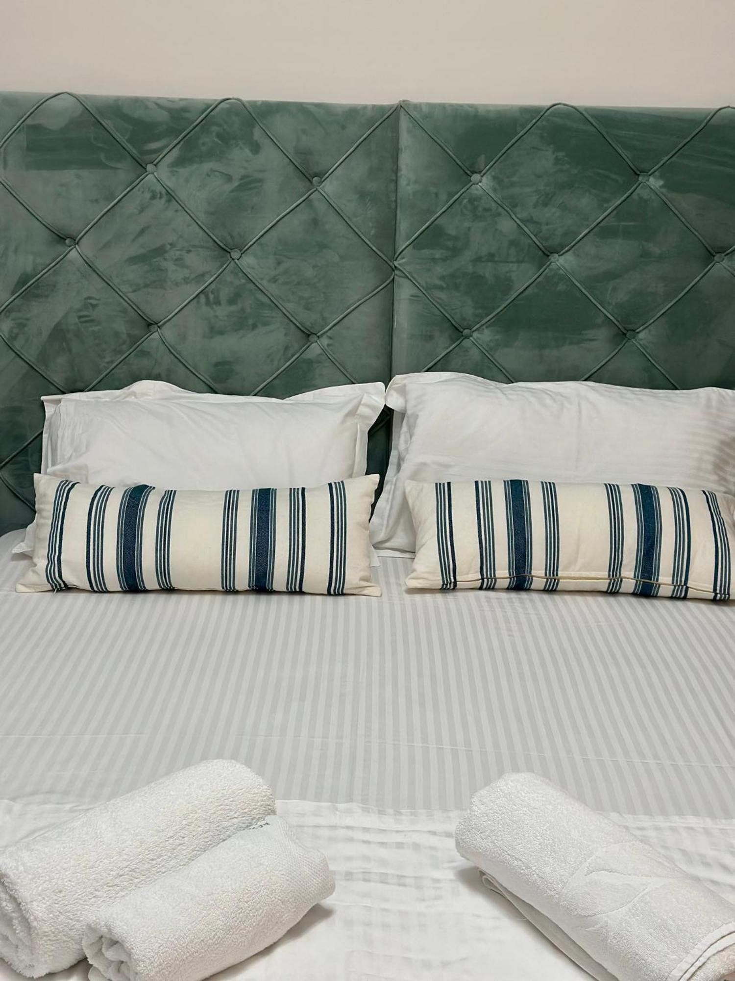Lungomare Luxury Sea View Apartaments Vlorë Exterior foto