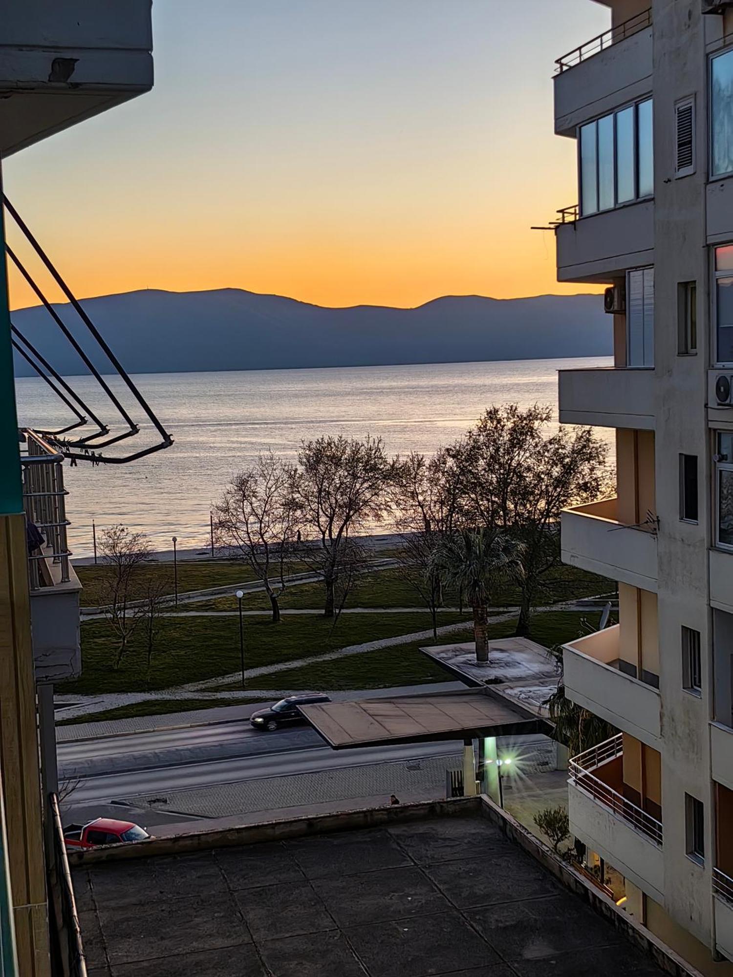 Lungomare Luxury Sea View Apartaments Vlorë Quarto foto